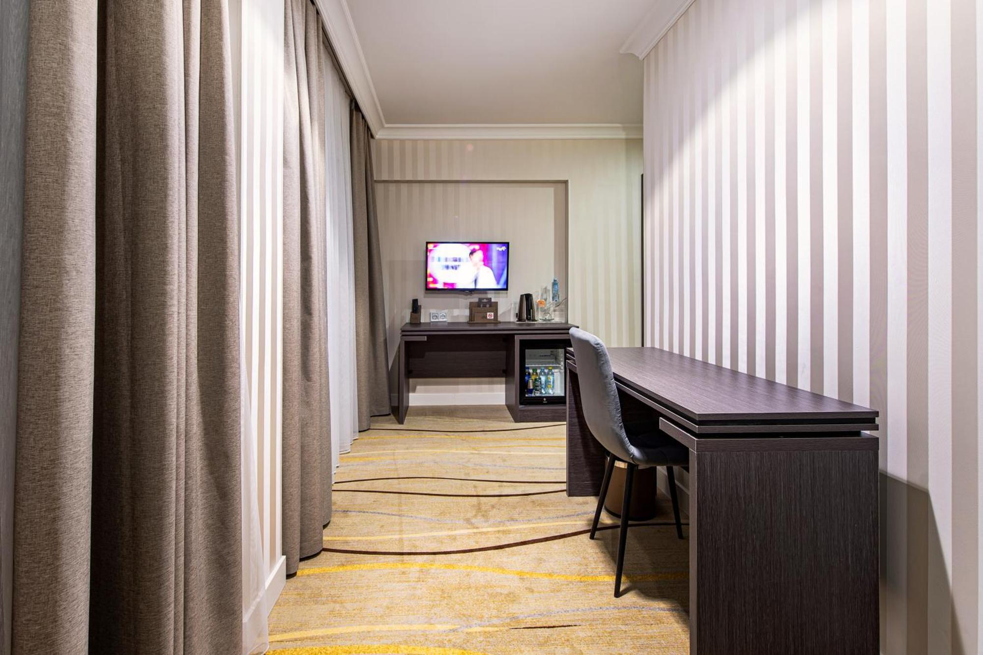 Shymkent Grand Hotel Dış mekan fotoğraf