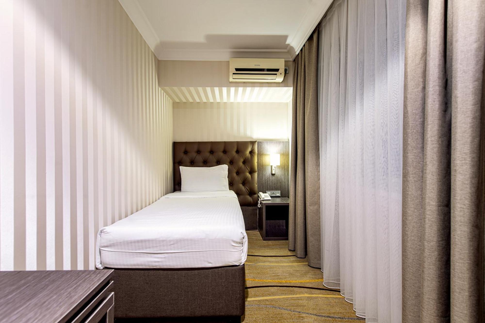 Shymkent Grand Hotel Dış mekan fotoğraf