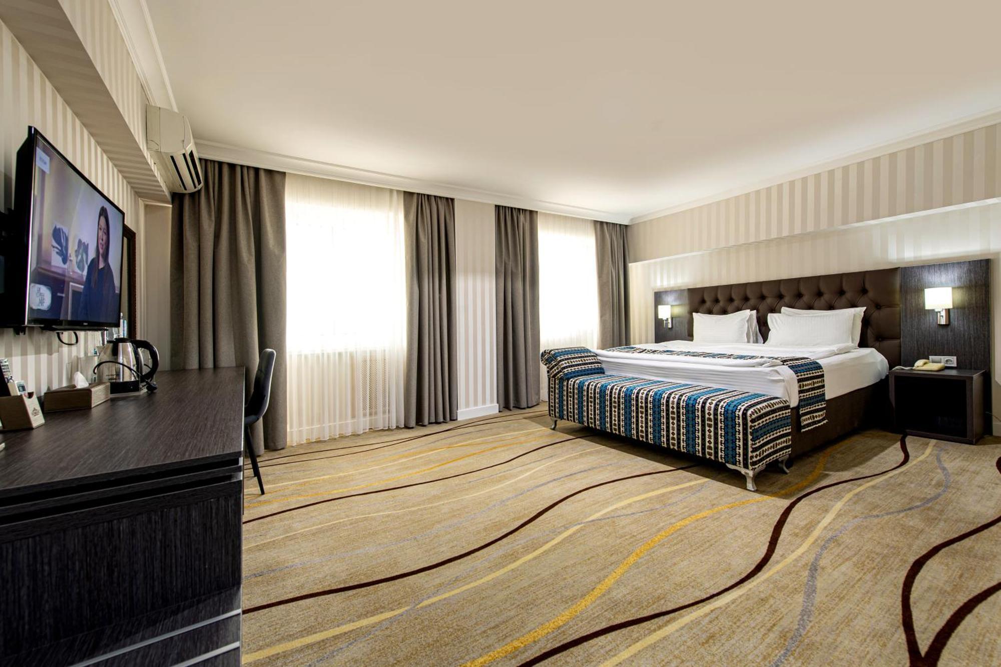 Shymkent Grand Hotel Dış mekan fotoğraf