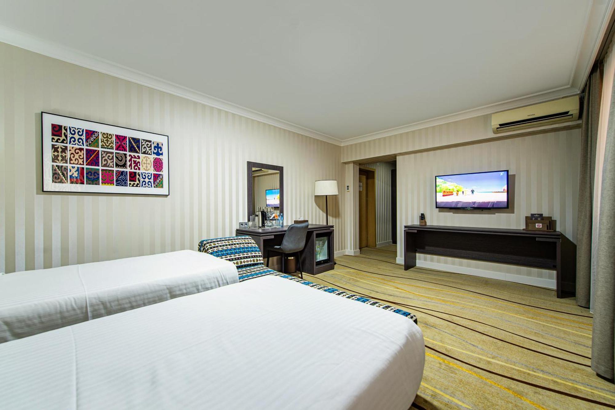 Shymkent Grand Hotel Dış mekan fotoğraf